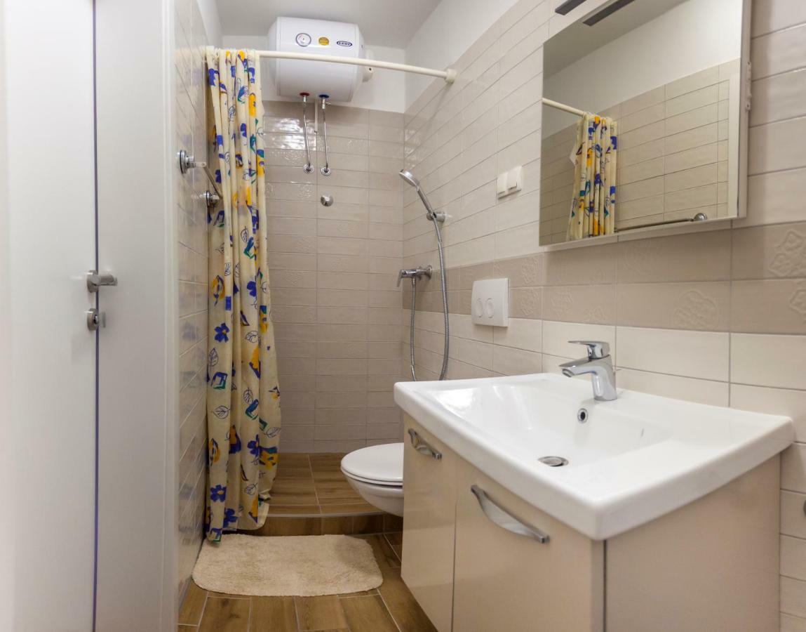 Apartment Hasanec By El-Pi Tours Njivice Exterior foto