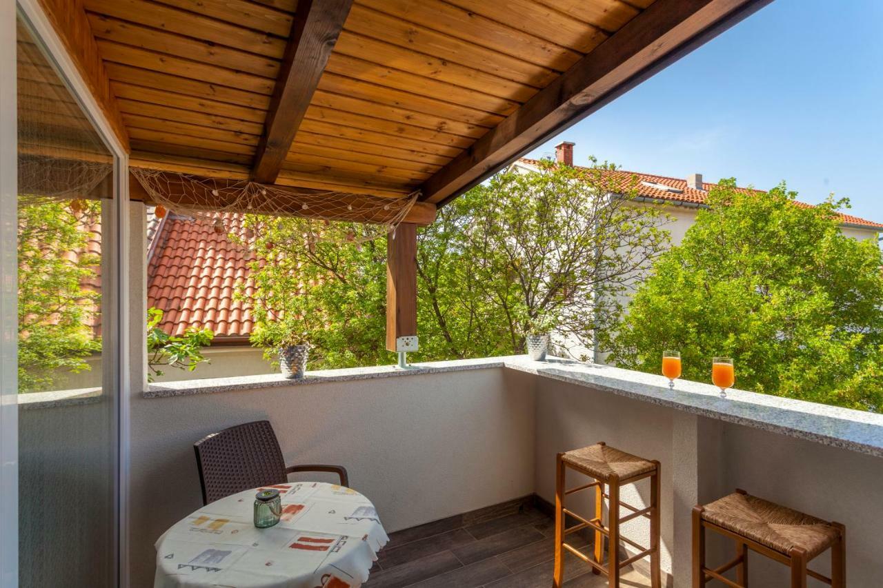 Apartment Hasanec By El-Pi Tours Njivice Exterior foto