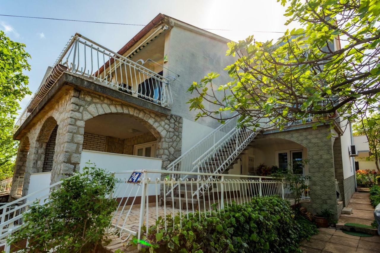 Apartment Hasanec By El-Pi Tours Njivice Exterior foto